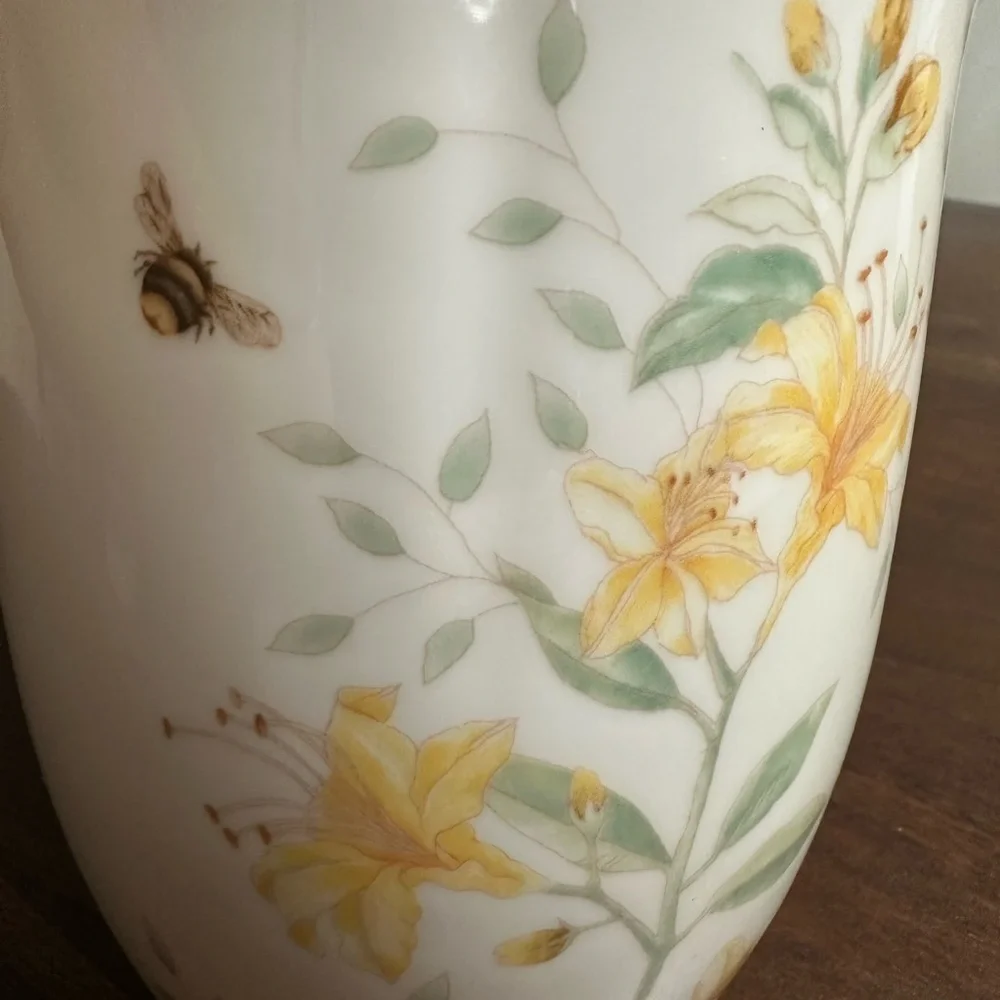 🧡Lenox Butterfly Meadow Collection Medium Porcelain Canister🧡 - Picture 10 of 13